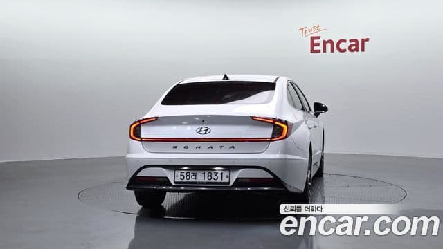 Hyundai Sonata Hybrid 2019 — Şəkil 17/20