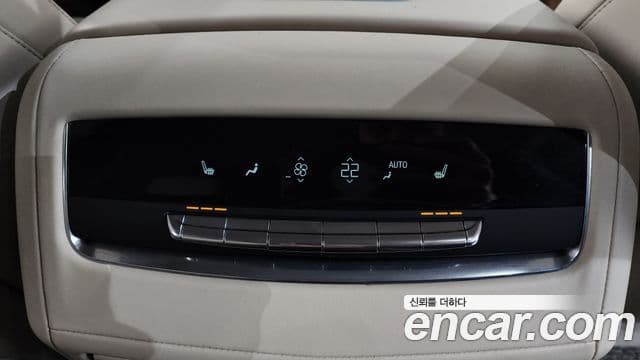 Cadillac Escalade 2022 — Photo 19/20