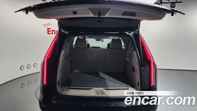 Cadillac Escalade 2022 — Photo 2/20
