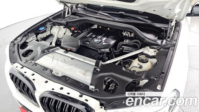 BMW X3 2018 — ფოტო 8/20