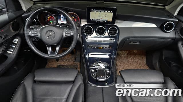 Mercedes-Benz GLC-Class 2018 — Şəkil 7/20