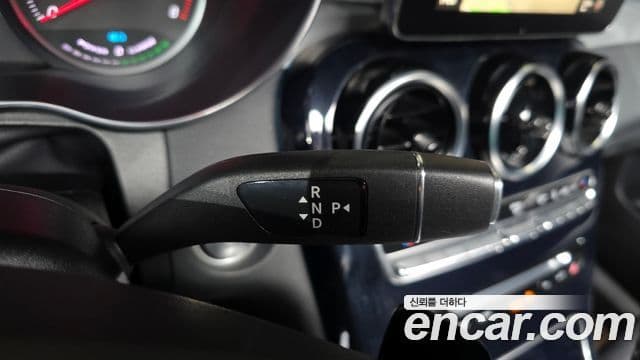 Mercedes-Benz GLC-Class 2018 — Şəkil 9/20