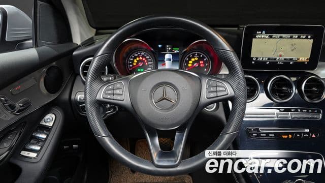 Mercedes-Benz GLC-Class 2018 — Şəkil 13/20