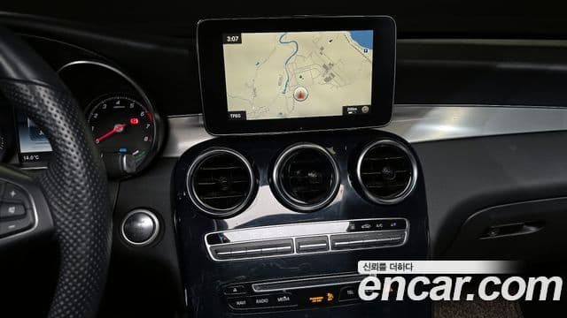 Mercedes-Benz GLC-Class 2018 — Şəkil 15/20