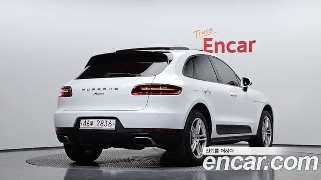 Porsche Macan 2018 — Photo 19/20