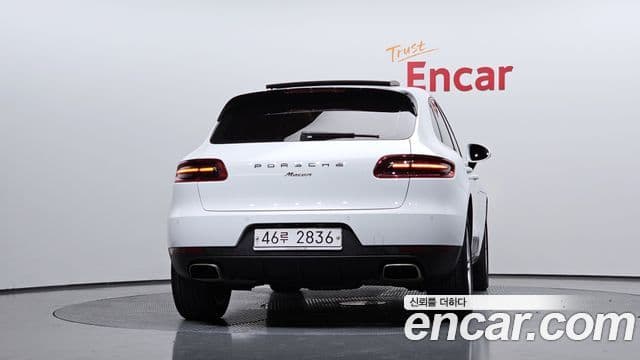 Porsche Macan 2018 — Photo 14/20