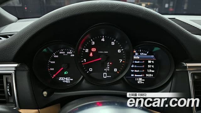 Porsche Macan 2018 — Photo 13/20