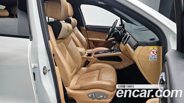 Porsche Macan 2018 — Photo 17/20