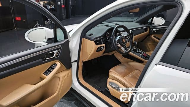 Porsche Macan 2018 — Photo 12/20