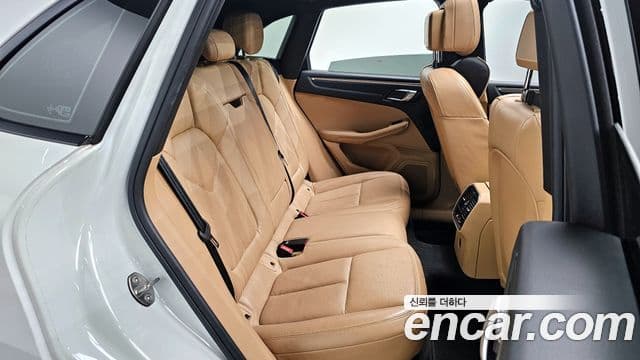Porsche Macan 2018 — Photo 10/20
