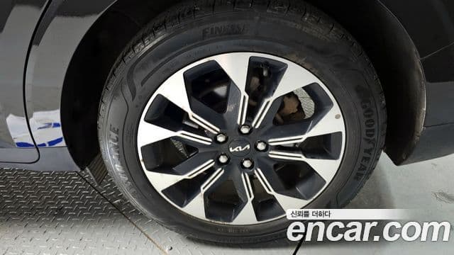 Kia Carnival 2021 — Фото 5/20