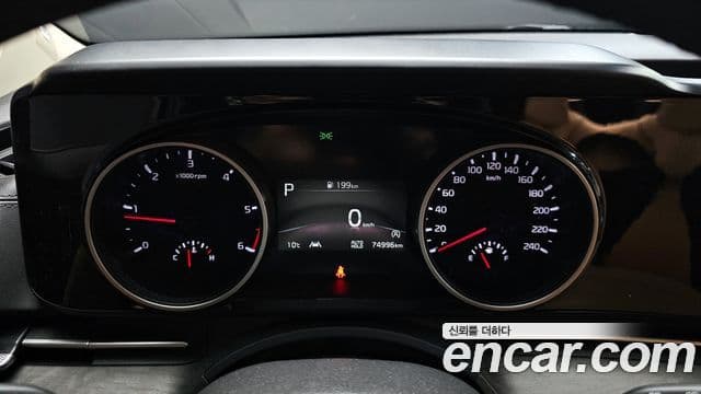 Kia Carnival 2021 — Фото 8/20