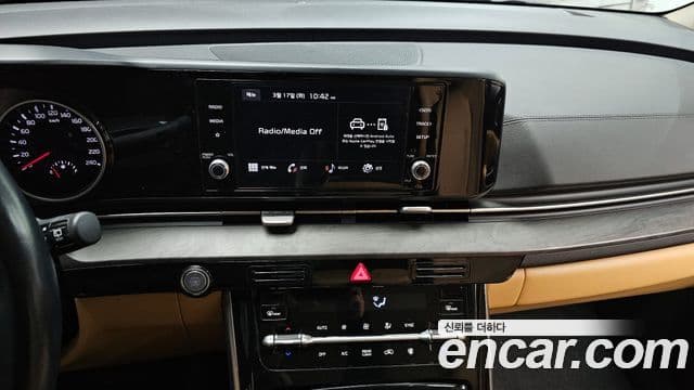 Kia Carnival 2021 — Фото 14/20