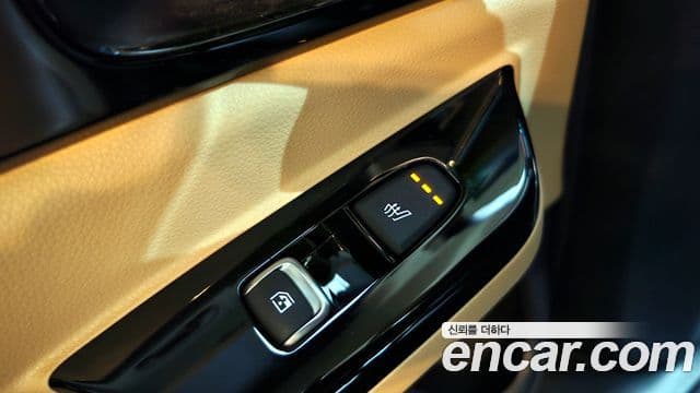 Kia Carnival 2021 — Фото 18/20