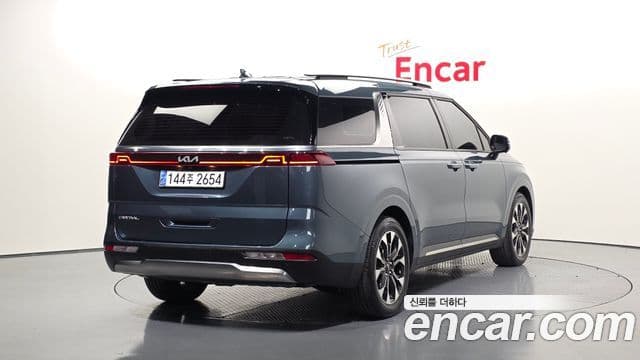 Kia Carnival 2023 — ფოტო 2/20