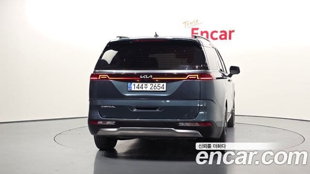 Kia Carnival 2023 — ფოტო 4/20