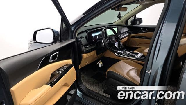 Kia Carnival 2023 — ფოტო 10/20