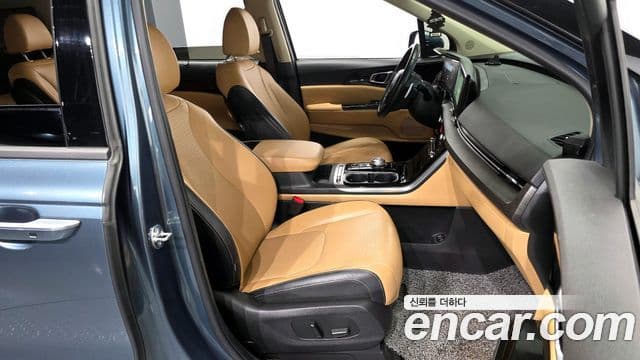 Kia Carnival 2023 — ფოტო 11/20