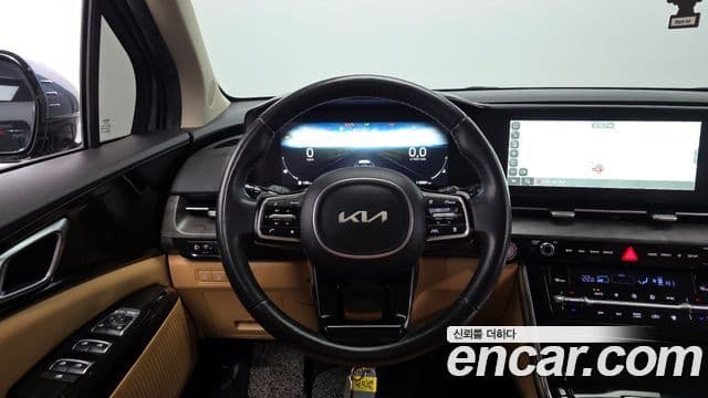 Kia Carnival 2023 — ფოტო 13/20