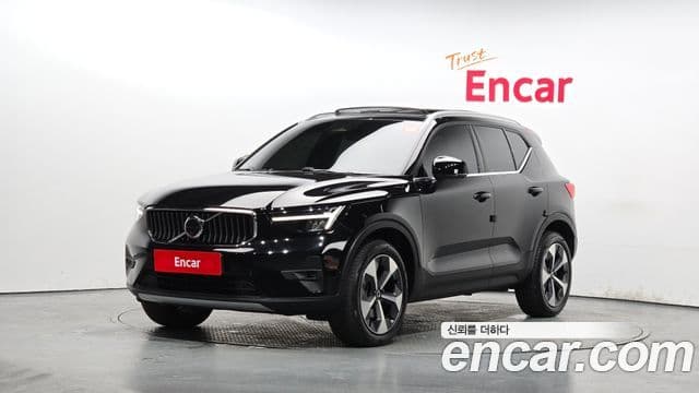 Volvo XC40 2023 — ფოტო 1/20