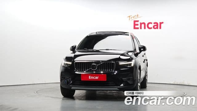 Volvo XC40 2023 — ფოტო 3/20