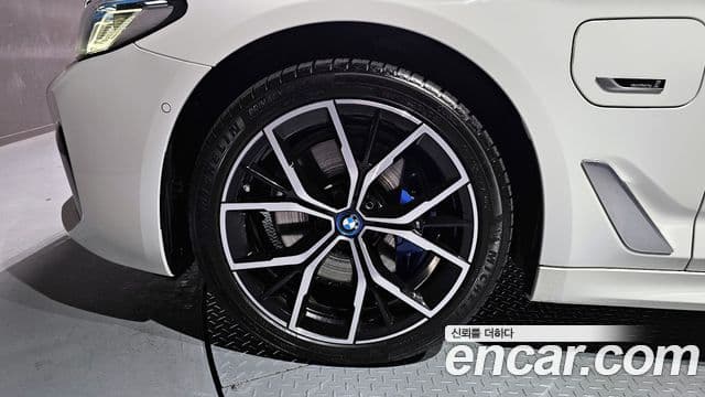 BMW 5 Series 2022 — Photo 20/20