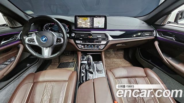 BMW 5 Series 2022 — Photo 8/20