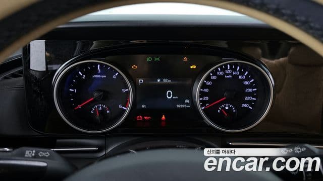 Kia Carnival 2021 — Фото 8/20