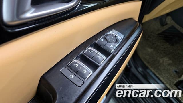 Kia Carnival 2021 — Фото 17/20