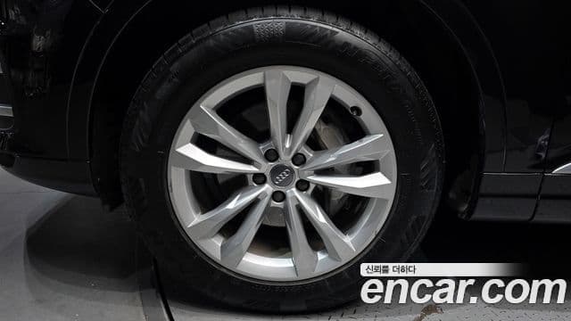 Audi Q7 2019 — Şəkil 5/20