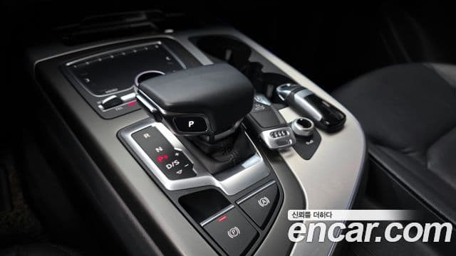 Audi Q7 2019 — Şəkil 9/20