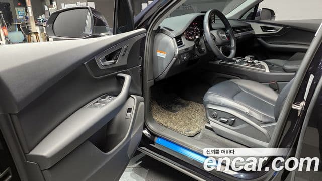Audi Q7 2019 — Şəkil 11/20