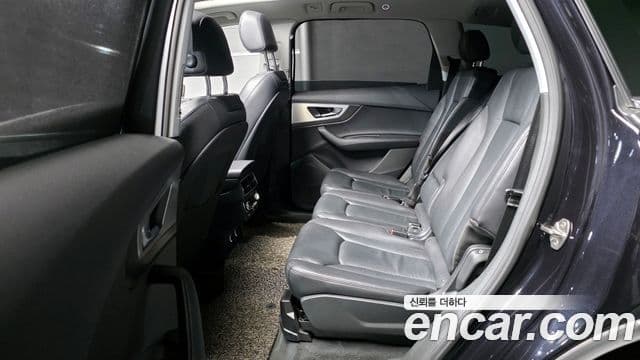Audi Q7 2019 — Şəkil 12/20
