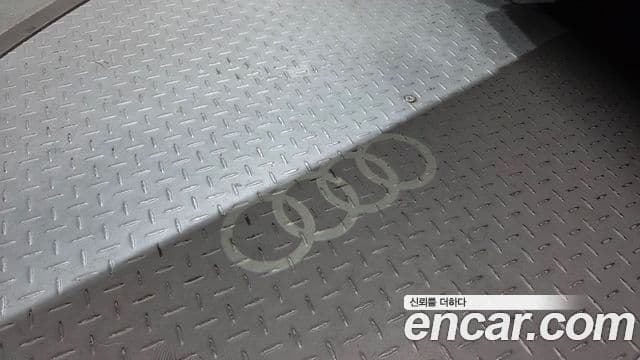 Audi Q7 2019 — Şəkil 18/20