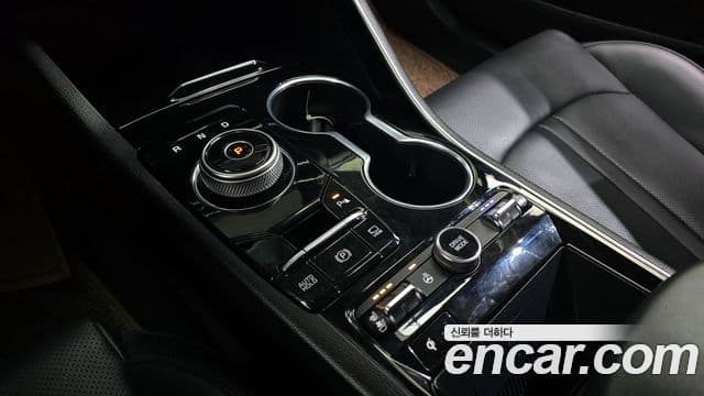 Kia K5 2023 — Şəkil 9/20
