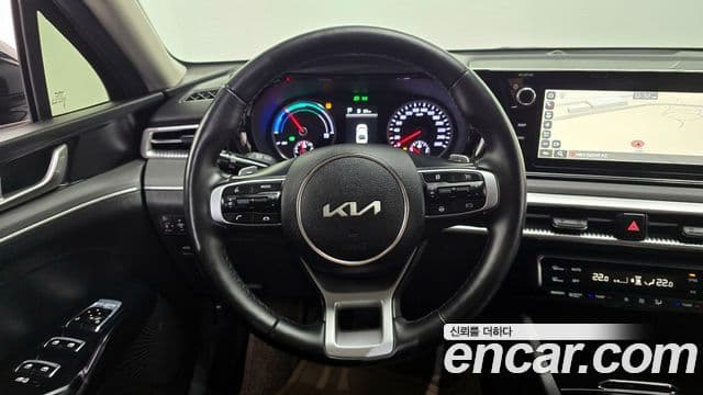 Kia K5 2023 — Şəkil 16/20