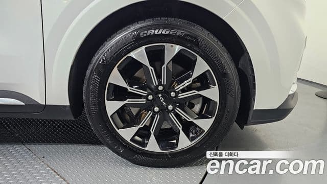 Kia Carnival 2021 — Фото 5/20