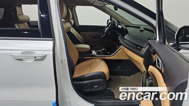 Kia Carnival 2021 — Фото 11/20