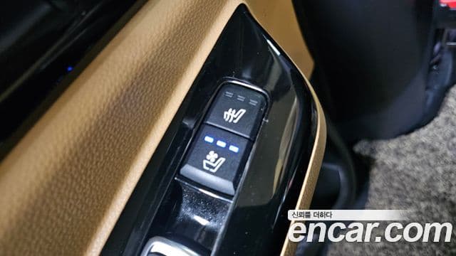 Kia Carnival 2021 — Фото 19/20