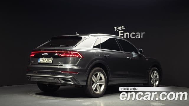 Audi Q7 2021 — ფოტო 2/20