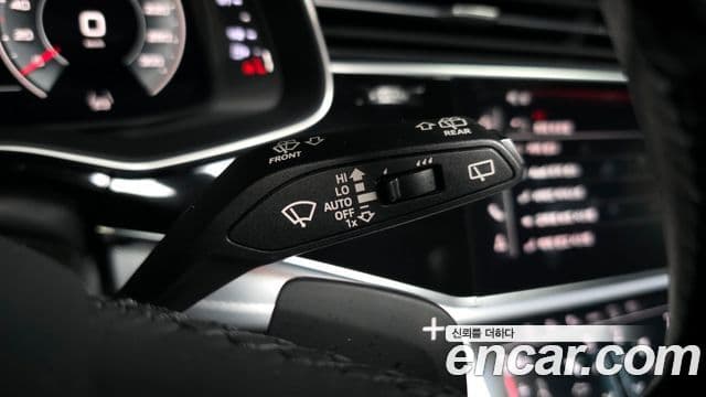 Audi Q7 2021 — ფოტო 9/20