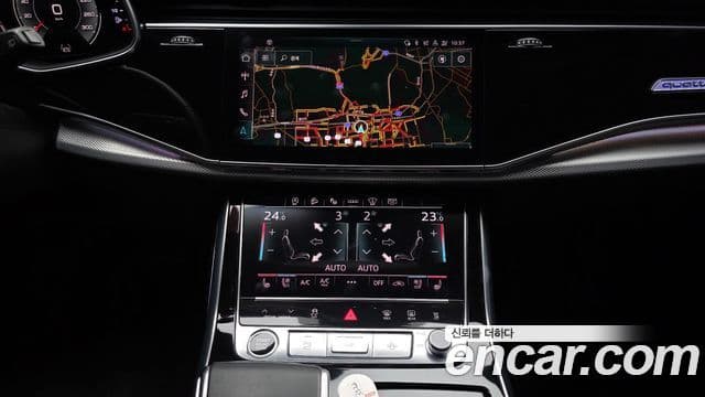 Audi Q7 2021 — ფოტო 14/20