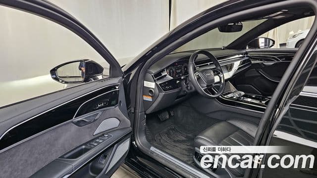 Audi A8 2021 — ფოტო 10/20