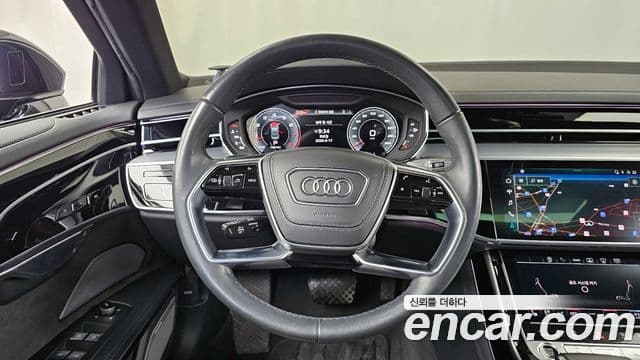 Audi A8 2021 — ფოტო 13/20