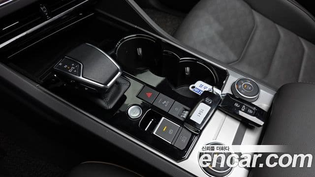 Volkswagen Touareg 2023 — ფოტო 9/20