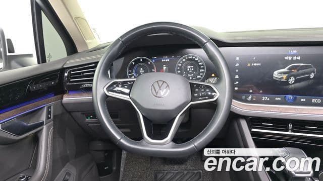 Volkswagen Touareg 2023 — ფოტო 13/20