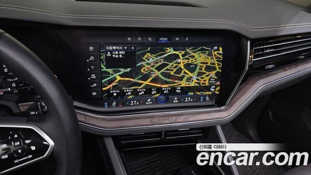 Volkswagen Touareg 2023 — ფოტო 14/20