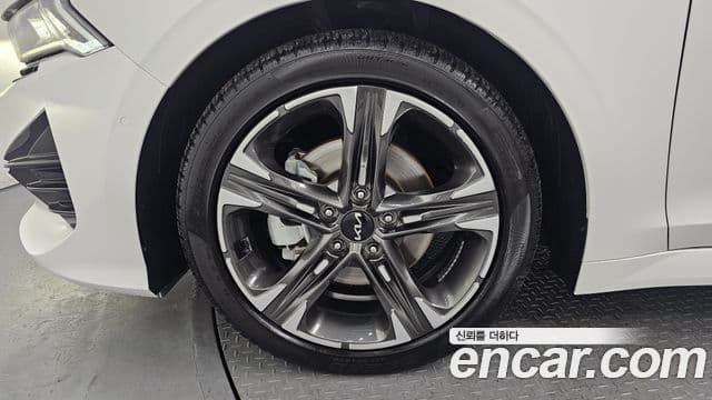 Kia K5 2023 — ფოტო 5/20