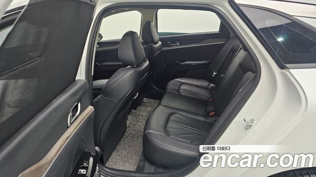 Kia K5 2023 — ფოტო 13/20