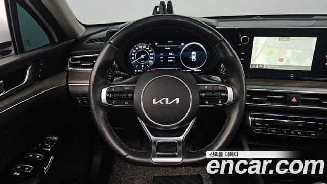 Kia K5 2023 — ფოტო 14/20